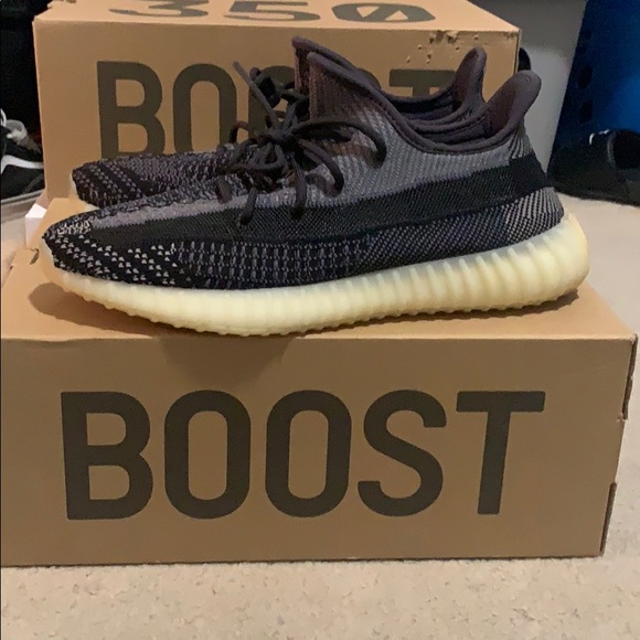 Yeezy 350 V2 “CARBON”